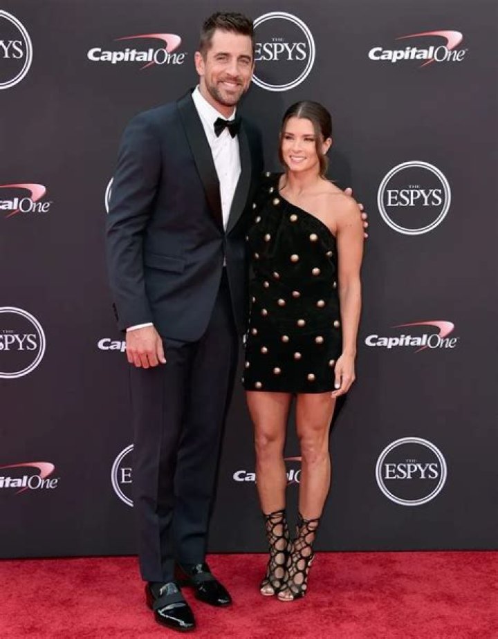 Aaron Rodgers Wife: A Comprehensive Look Into Her Life and Their Relationship