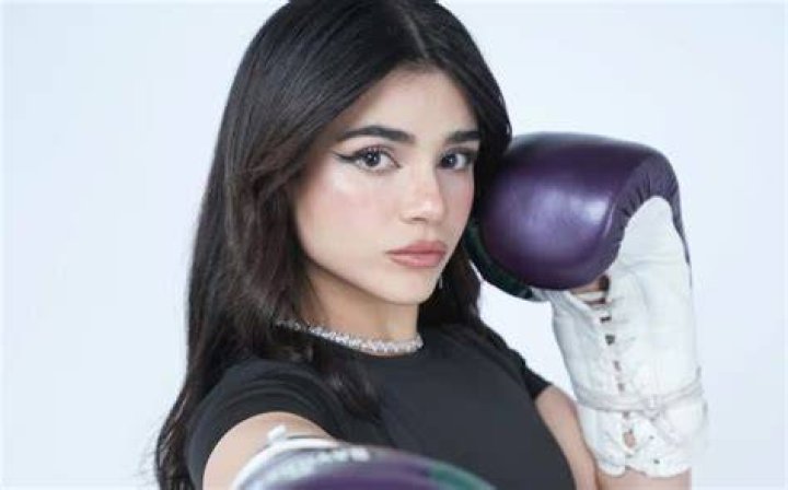 Alana Flores: Uncovering the World of the Popular Streamer and Content Creator