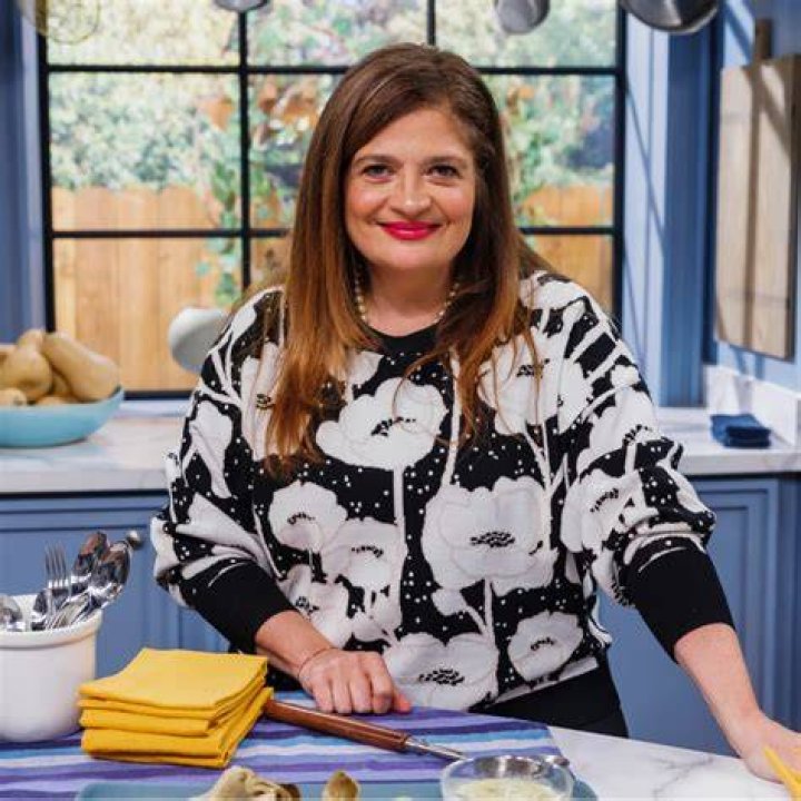 Alex Guarnaschelli: Unpacking the Story of a Beloved Chef and TV Star
