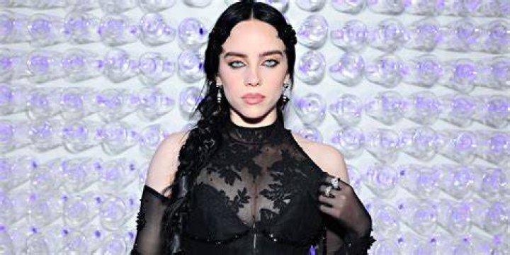 Billie Eilish Boob