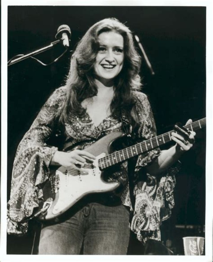 Bonnie Raitt: The Legendary Singer-Songwriter Who Redefined American Music