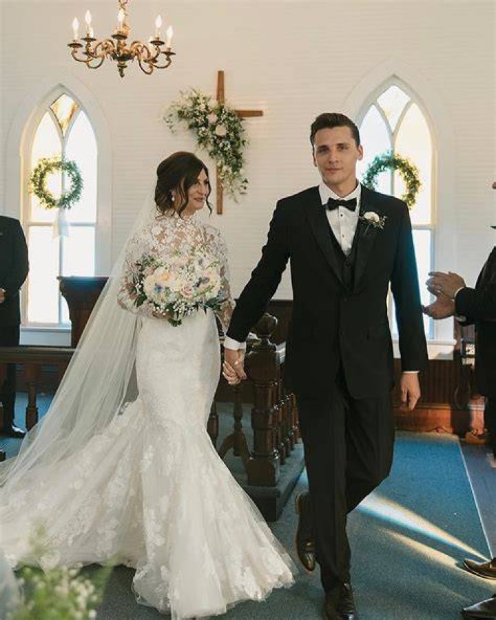 Brandon Coleman Red Clay Strays Wife: A Look at His Life Off Stage