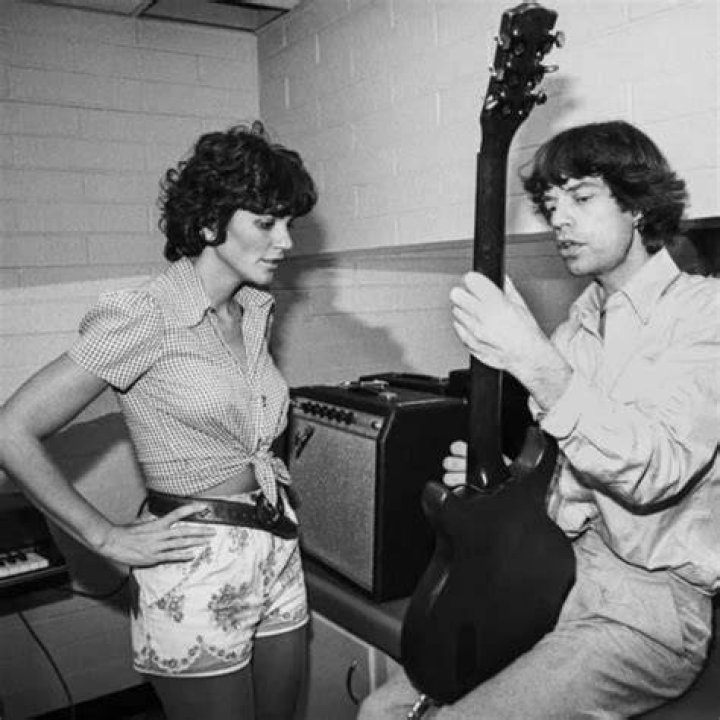 Did Linda Ronstadt Date Mick Jagger? Unraveling a Classic Rock Mystery