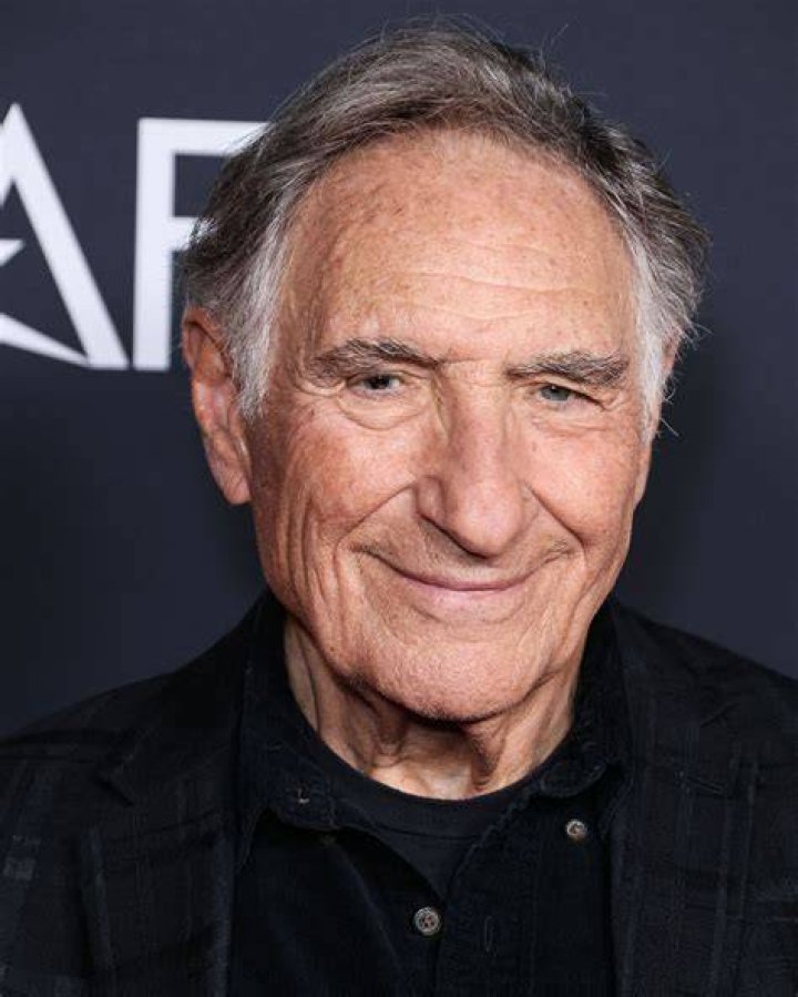 Discovering Judd Hirsch: A Look at a Beloved American Actor
