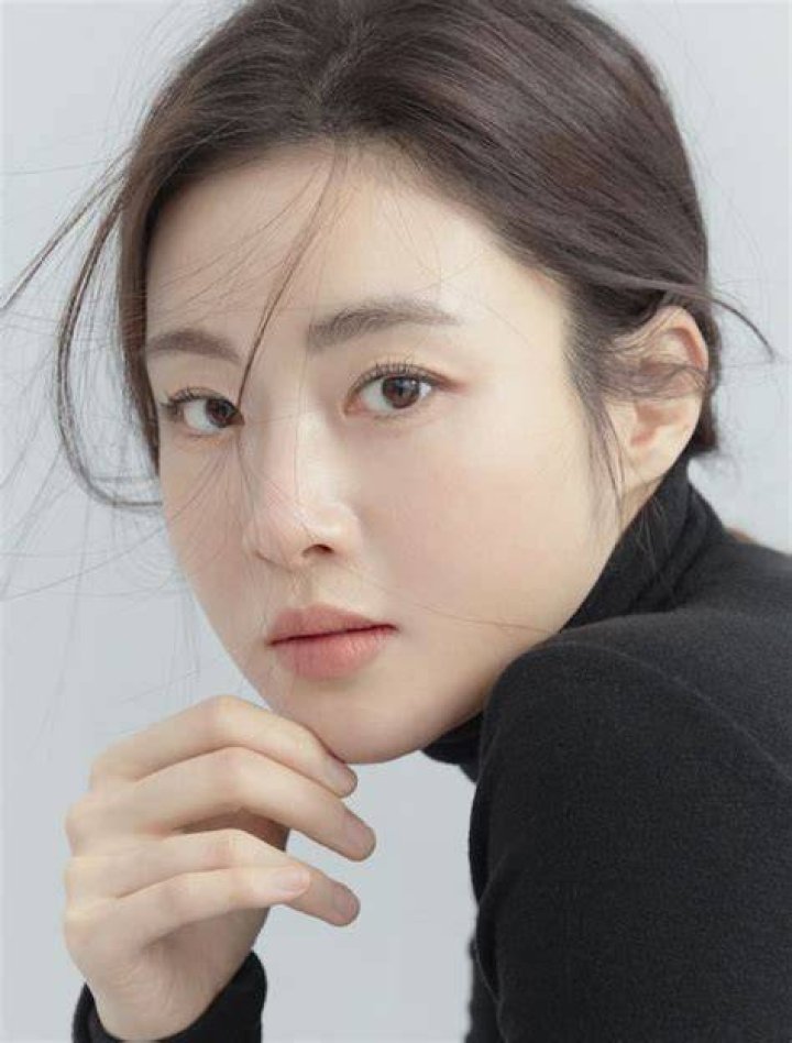 Discovering Kang Sora: A Look at the Talented Actress's Journey