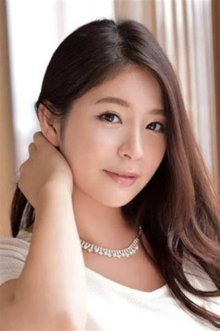 Discovering Meguri Fujiura: A Look at a Japanese Entertainment Figure