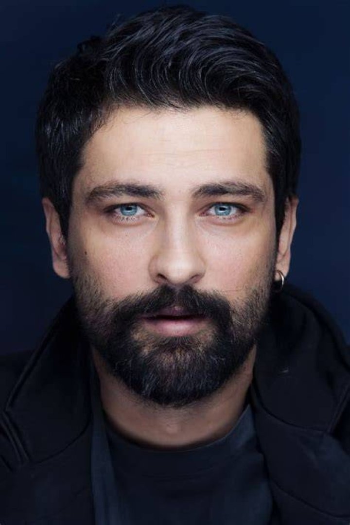 Discovering Onur Tuna: A Look at the Talented Turkish Star