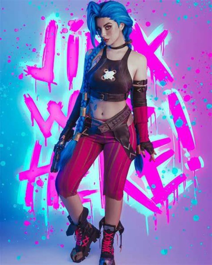 Discovering sarameikasai: A Look at the French Canadian Cosplayer and Gamer