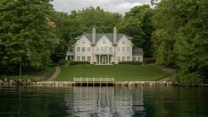 Does David Muir Have a House in Skaneateles? Unraveling the Upstate New York Mystery