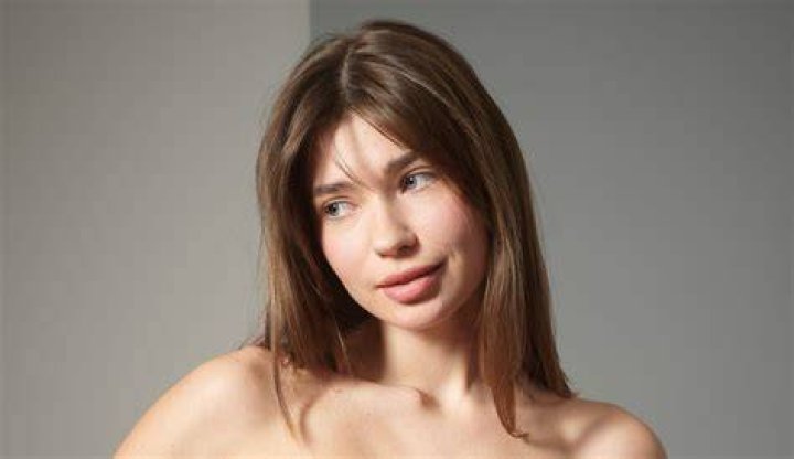 Exploring Anna Cherry7: A Colombian Model and Actress Profile