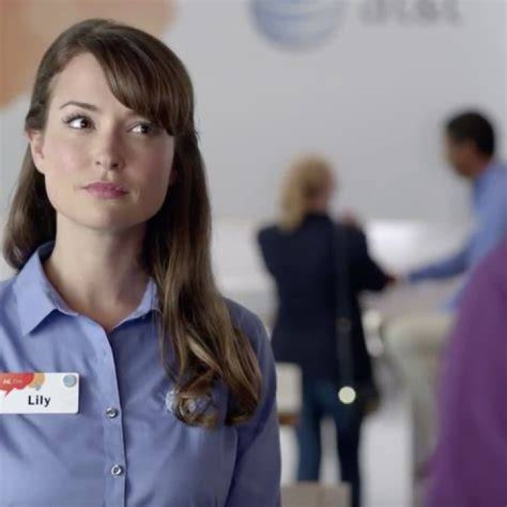 Exploring Milana Vayntrub Instagram: Connecting with Fans and Sharing Her Story