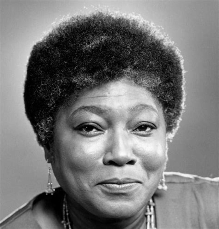 Exploring the Enduring Legacy of Esther Rolle: A Beloved TV Icon