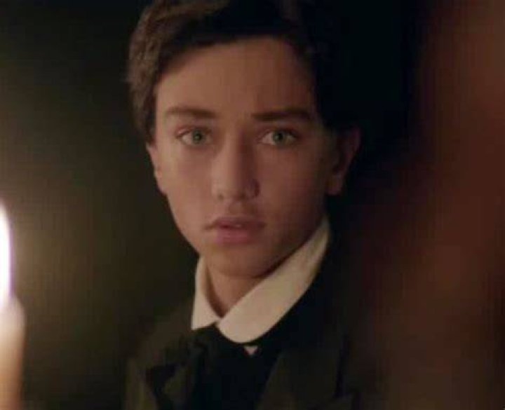 Gavin Casalegno as Young Damon Salvatore: How Flashbacks Shaped a TVD Icon