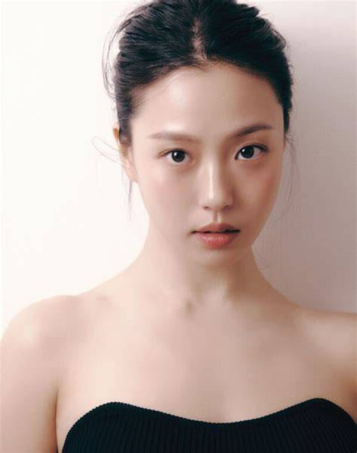 Go Min-si: A Look at the Rising Star of K-Drama and Film
