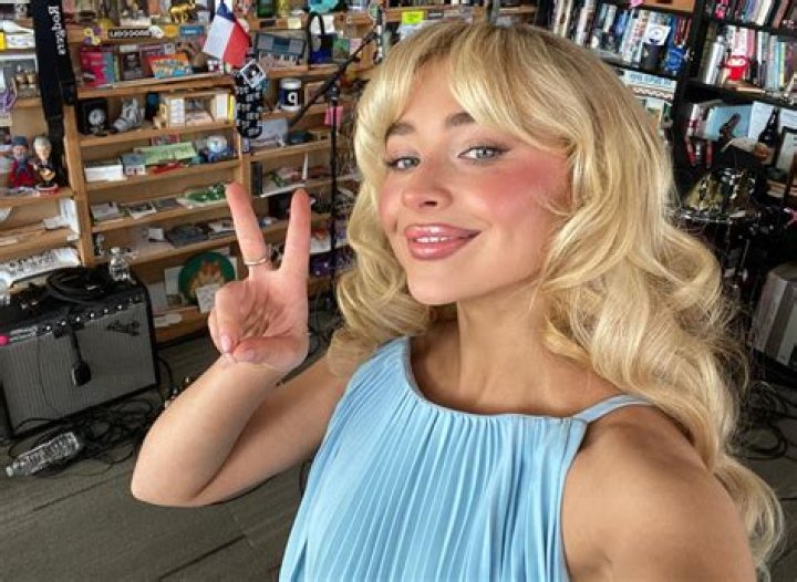 How Much Does Sabrina Carpenter Weigh? Unpacking Her Petite Frame