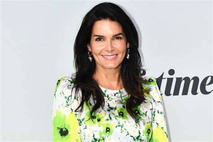 How Old Is Angie Harmon? Uncovering the Details of Her Life and Career
