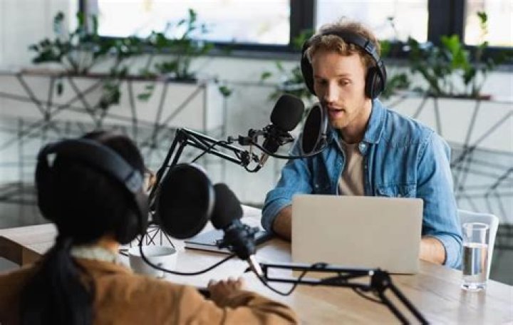 How to Listen to a Free Podcast? Your Easy Guide to Audio Adventures