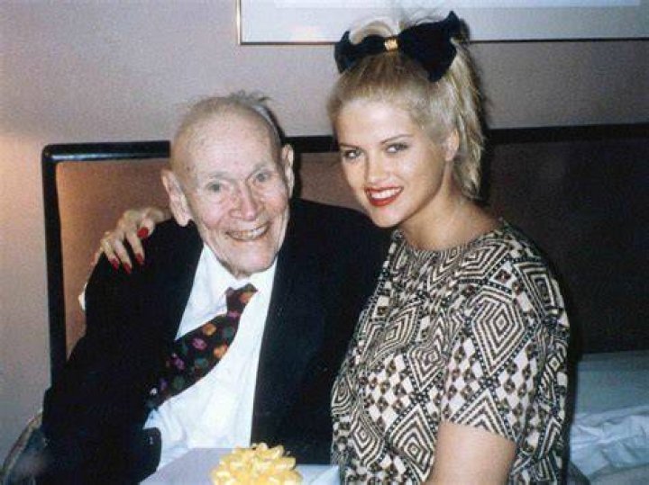 J. Howard Marshall: Beyond the Headlines of a Billionaire's Life