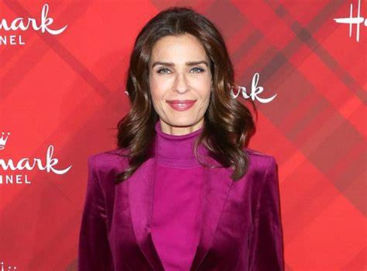 Kristian Alfonso's Appearance: Exploring Online Conversations About Her Weight