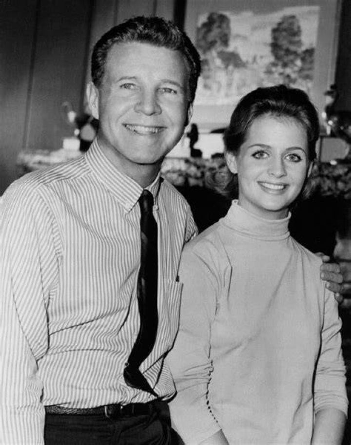Kristin Nelson: Unpacking the Life of an Actress, Artist, and Family Figure