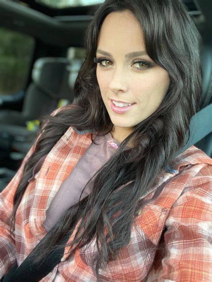 Lacie May Minnesota: The Charm of an Average Mom on Social Media Today
