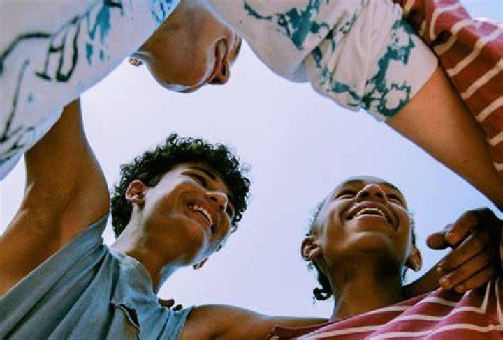 Lacy Larson: Exploring the Connections in Online Communities