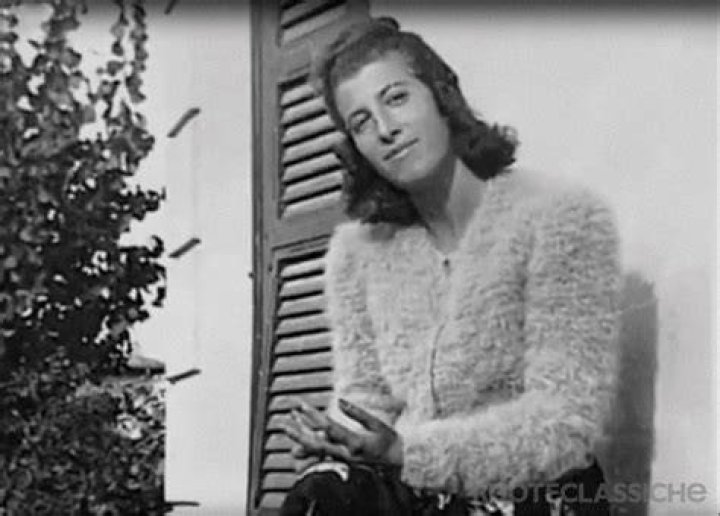 Lina Lardi Ferrari: The Inspiring Journey of a Fashion Icon