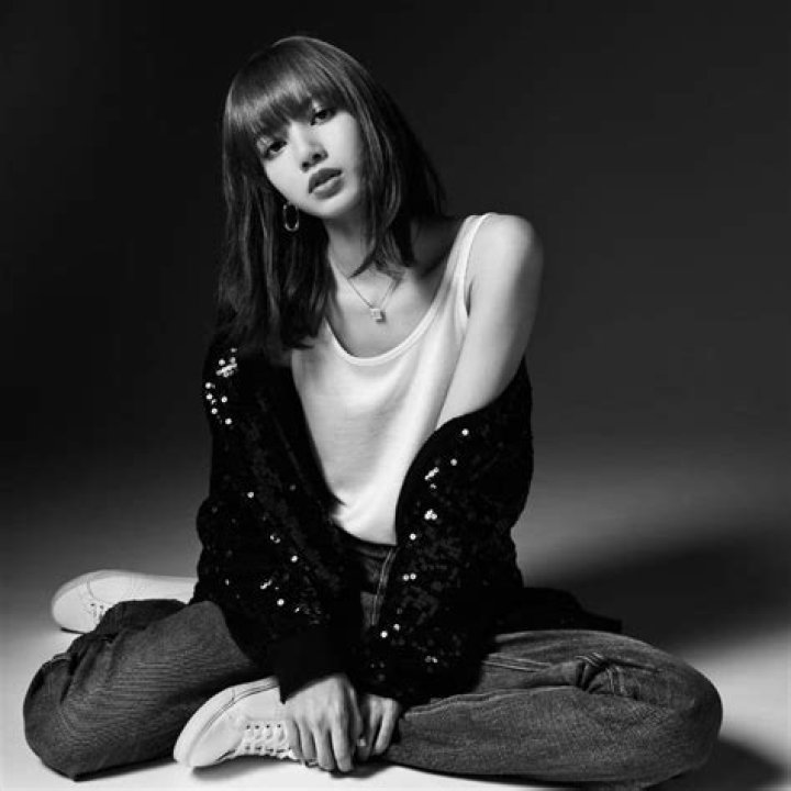 Lisa Manoban: A Global Fashion Icon Redefining the Modeling Industry
