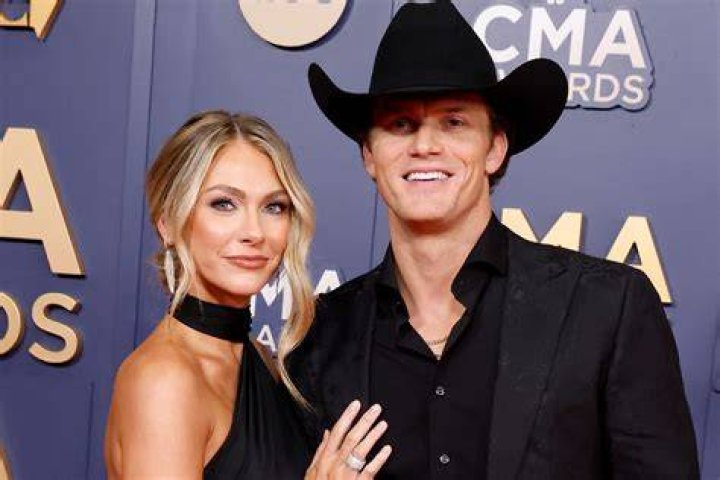 Parker McCollum Wife: Everything to Know About Hallie Ray Light