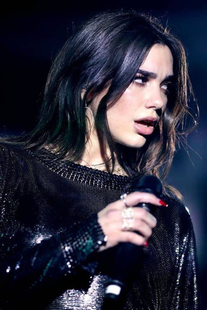 Quien Es Dua Lipa: Descubre a la Estrella que Conquista el Mundo