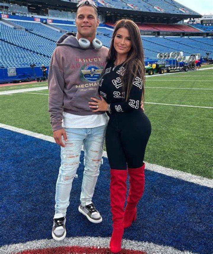 Rachel Bush Nude Pics
