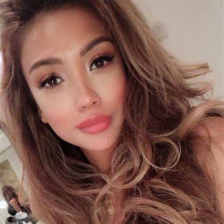 Ria Sommerfeld: A Look at the German Model and Hairstylist's Journey