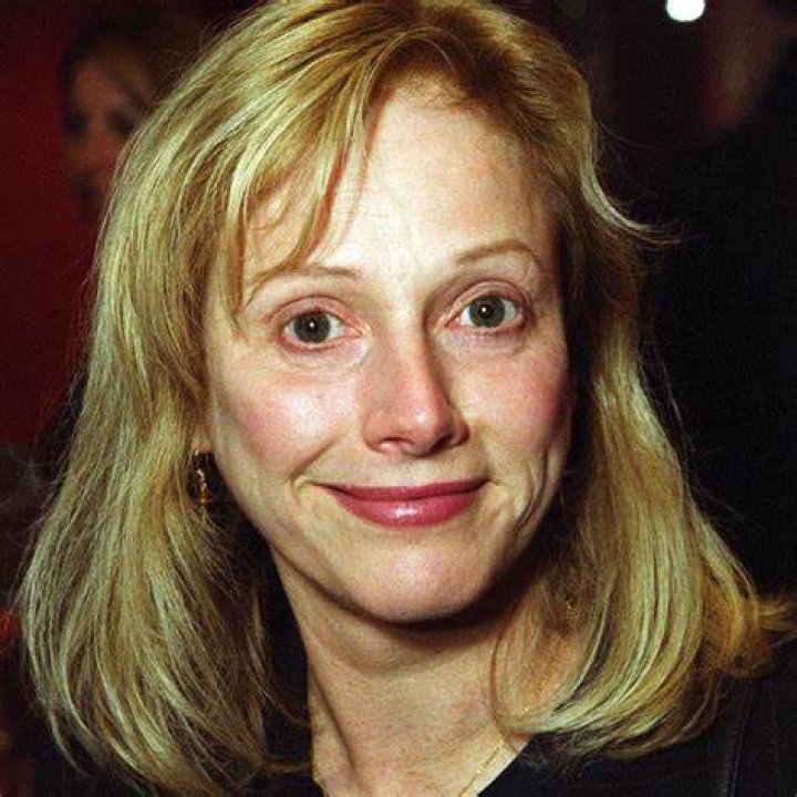 Sondra Locke: Unpacking a Life Lived in the Spotlight and Beyond