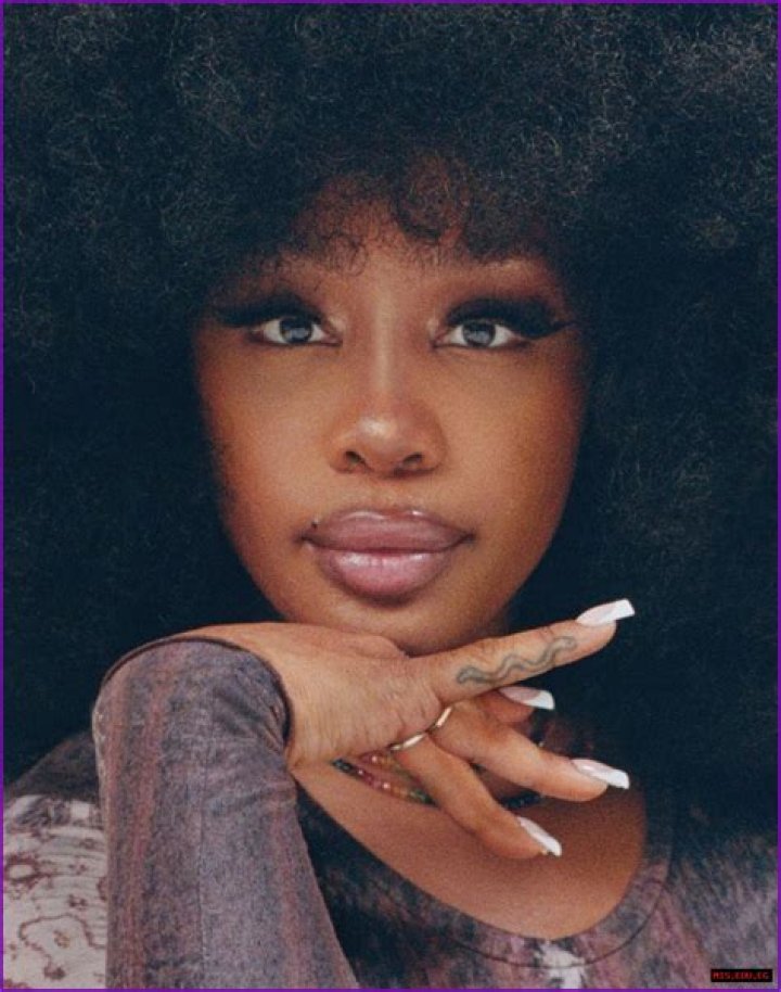 SZA Naked: Exploring the Artistic Expression and Controversy