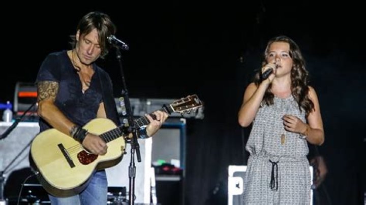 That Heartfelt Moment: When Keith Urban and Daughter Sunday Rose Duet Stunned the Grand Ole Opry