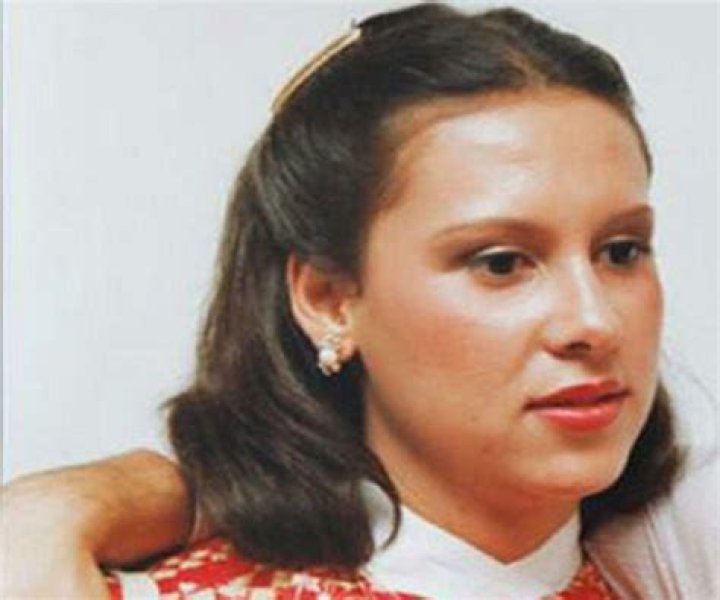 The Unseen Life of Maria Victoria Henao: Beyond the Shadow