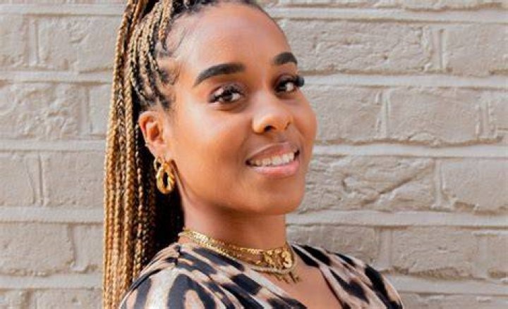 Tia Herlen: The Rising Star in the Music Industry