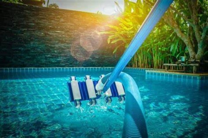 Ultimate Guide to Pool Gloves: Everything You Need to Know About Maintaining Your Pool