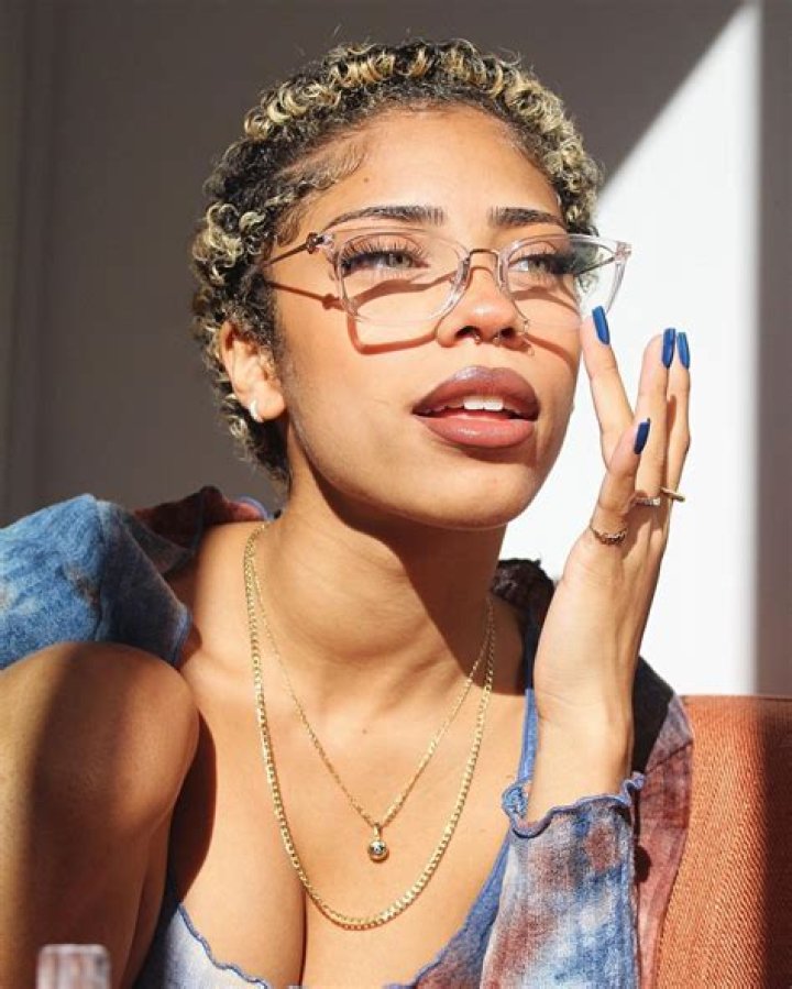 Uncovering the Story of Venus Marquez: An Instagram Sensation