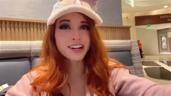 Understanding Amouranth's Content and Online Presence: What 'Amouranth Fapello' Searches Really Mean