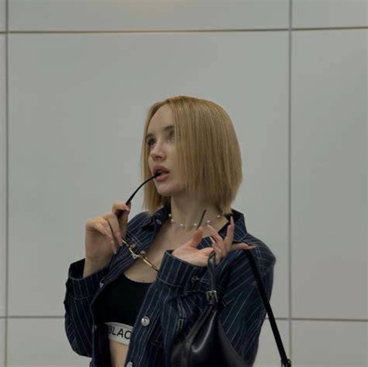 Understanding Polly's Evolution: What 'Polly Yangs Age' Tells Us About Digital Engagement