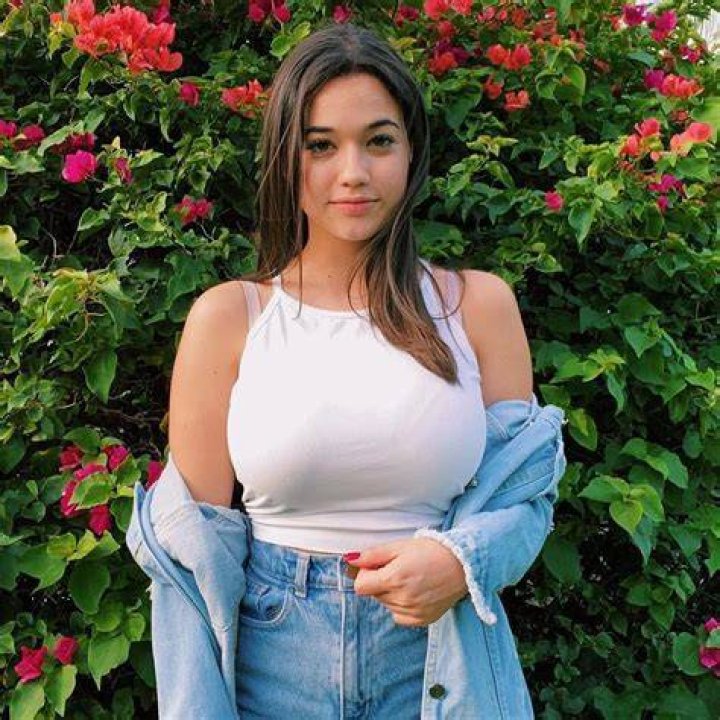 Unpacking 'Sofia Gomez Fapello': What People Are Searching For Online