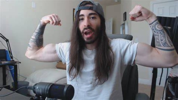 Unpacking Penguinz0 Net Worth: How Charlie Cr1tikal Built His Fortune