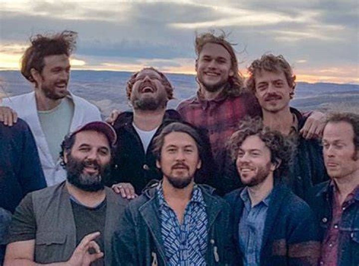 Unpacking the Collective: Who Are the Members of Edward Sharpe and the Magnetic Zeros?