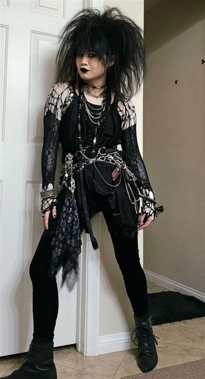 Unraveling the Intriguing Appeal of Trad Goth Style