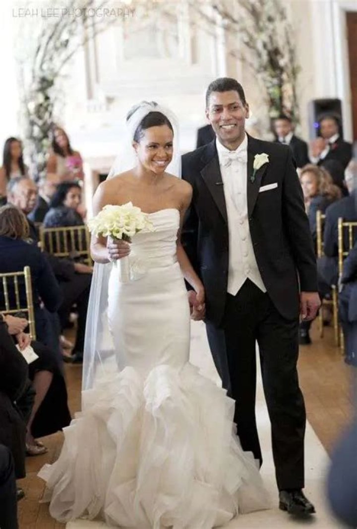 Unveiling the Man Behind the Anchor: Who is Linsey Davis's Husband?