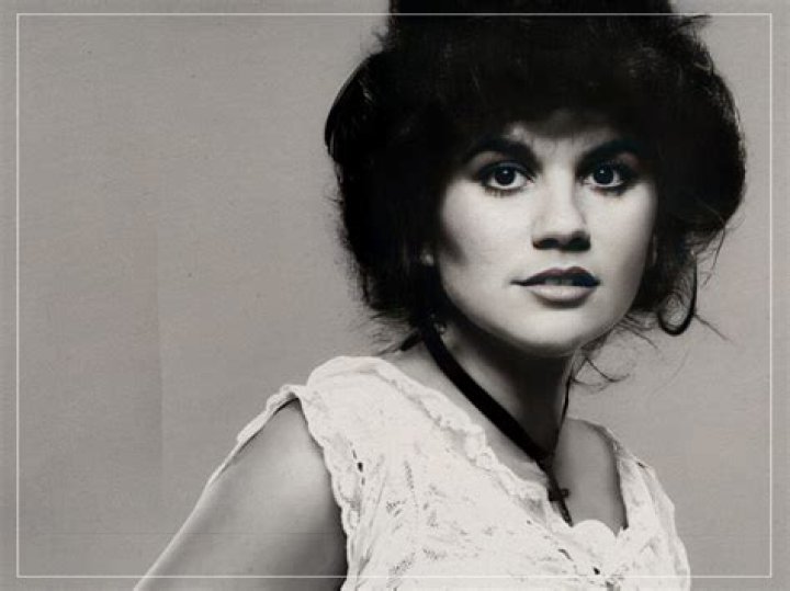 What Ended Linda Ronstadt's Singing Career? A Look at Her Remarkable Journey