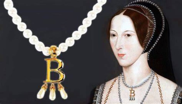 What Happened to Anne Boleyn's "B" Necklace? A Royal Mystery Unraveled
