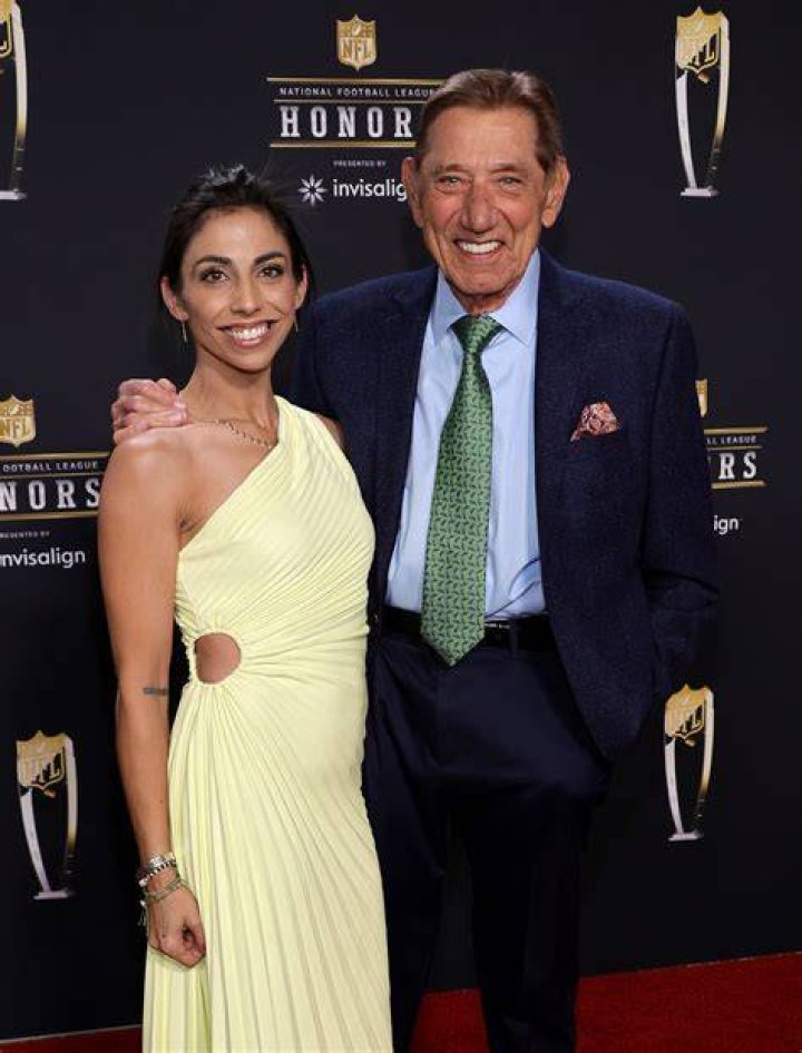Who is Joe Namath's Current Spouse? A Look at Broadway Joe's Personal Story