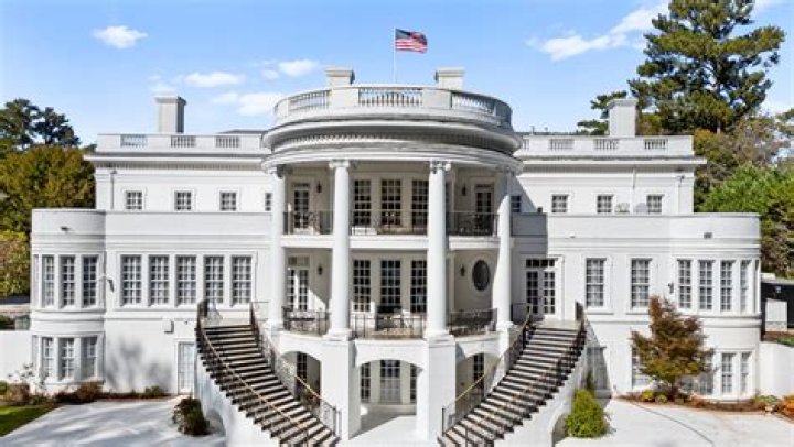 Who Lives at the Atlanta White House? Unveiling Georgia's Governor's Mansion